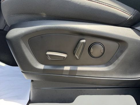 Used 2025 Ford Explorer Active RWD image 25