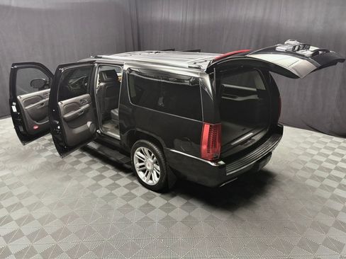 Used 2014 Cadillac Escalade ESV Platinum AWD/4WD image 19