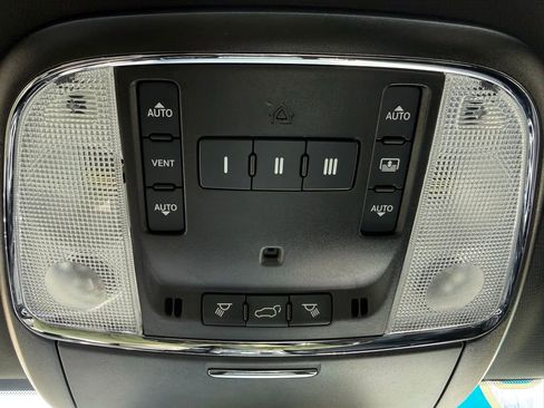 Used 2021 Jeep Grand Cherokee Trailhawk w/ Trailhawk Luxury Group image 25