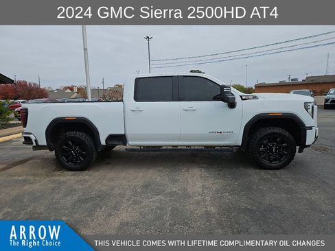 Used 2024 GMC Sierra 2500 AT4 w/ AT4 Preferred Package image 14