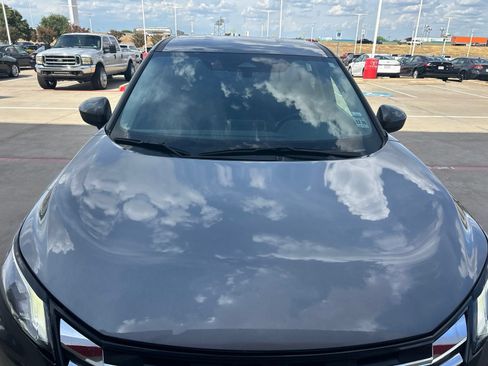 Used 2025 Nissan Rogue SV AWD/4WD image 3
