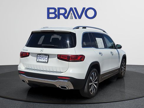 Used 2023 Mercedes-Benz GLB 250 image 4