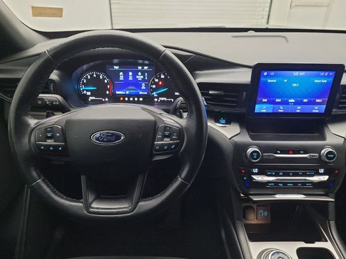Used 2020 Ford Explorer XLT w/ Comfort Package AWD/4WD image 22