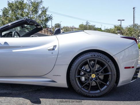 Used 2012 Ferrari California RWD image 5