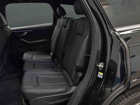 Used 2025 Audi Q7 3.0T Premium Plus w/ Premium Plus Package AWD/4WD image 23