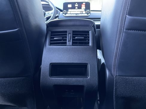 Used 2023 Mitsubishi Outlander SE Black Edition image 39