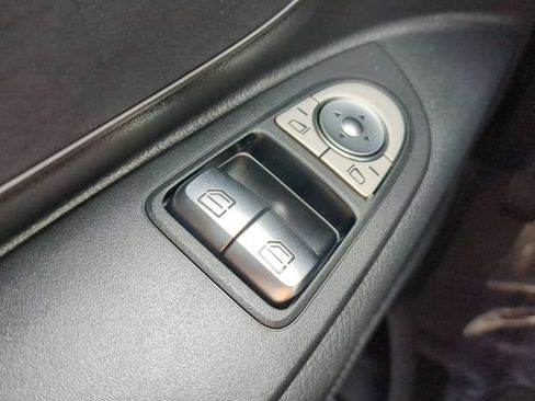 Used 2023 Mercedes-Benz Metris Passenger image 10