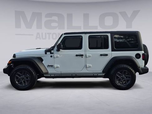 Used 2024 Jeep Wrangler Unlimited Sport AWD/4WD image 2