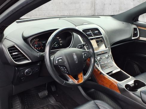 Used 2017 Lincoln MKX Select w/ Select Plus Package AWD/4WD image 5