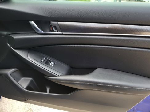 Used 2020 Honda Accord Sport image 11