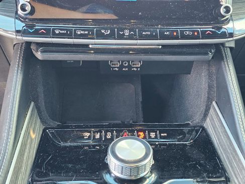 Used 2022 Jeep Wagoneer Series III RWD image 27