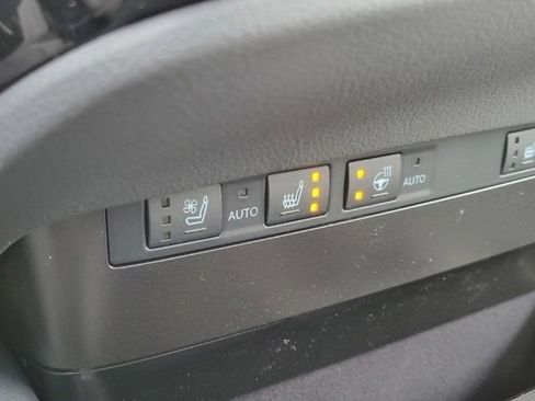 Used 2024 Lexus ES 350 w/ Premium Package FWD image 14