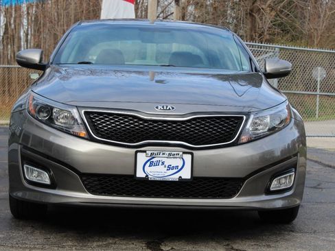 Used 2015 Kia Optima LX FWD image 2