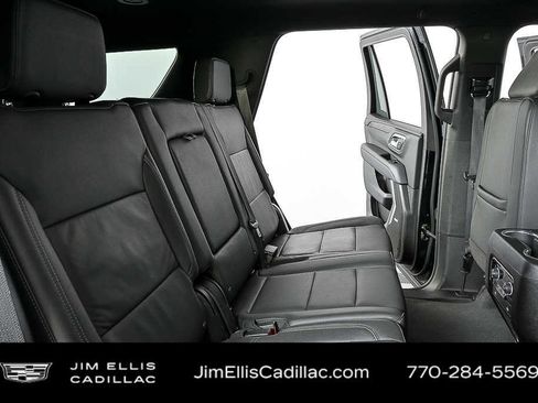 Used 2025 Chevrolet Suburban LT image 21