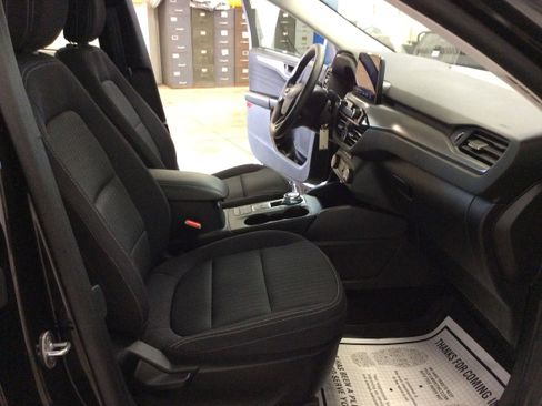 Used 2023 Ford Escape AWD image 29