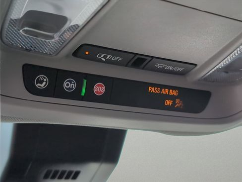 Used 2021 GMC Terrain SLT image 13