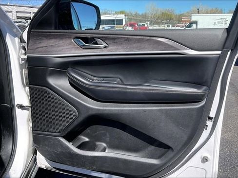 Certified 2023 Jeep Grand Cherokee Limited image 19