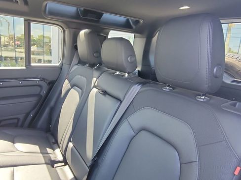 Used 2024 Land Rover Defender 110 X-Dynamic SE image 14