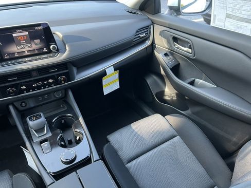 Certified 2026 Nissan Rogue SV image 27