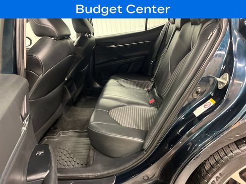 Used 2018 Toyota Camry SE w/ Moonroof Package FWD image 13