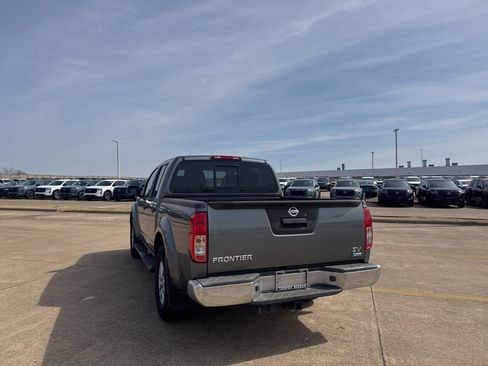 Used 2017 Nissan Frontier SV image 19