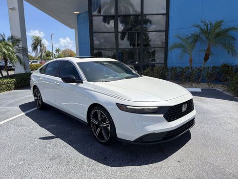 Used 2023 Honda Accord Sport image 2