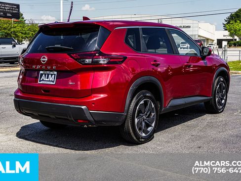 Used 2025 Nissan Rogue SV image 7