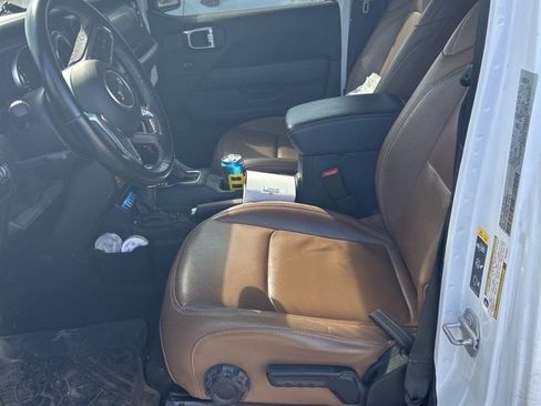 Used 2021 Jeep Wrangler Unlimited Rubicon image 2