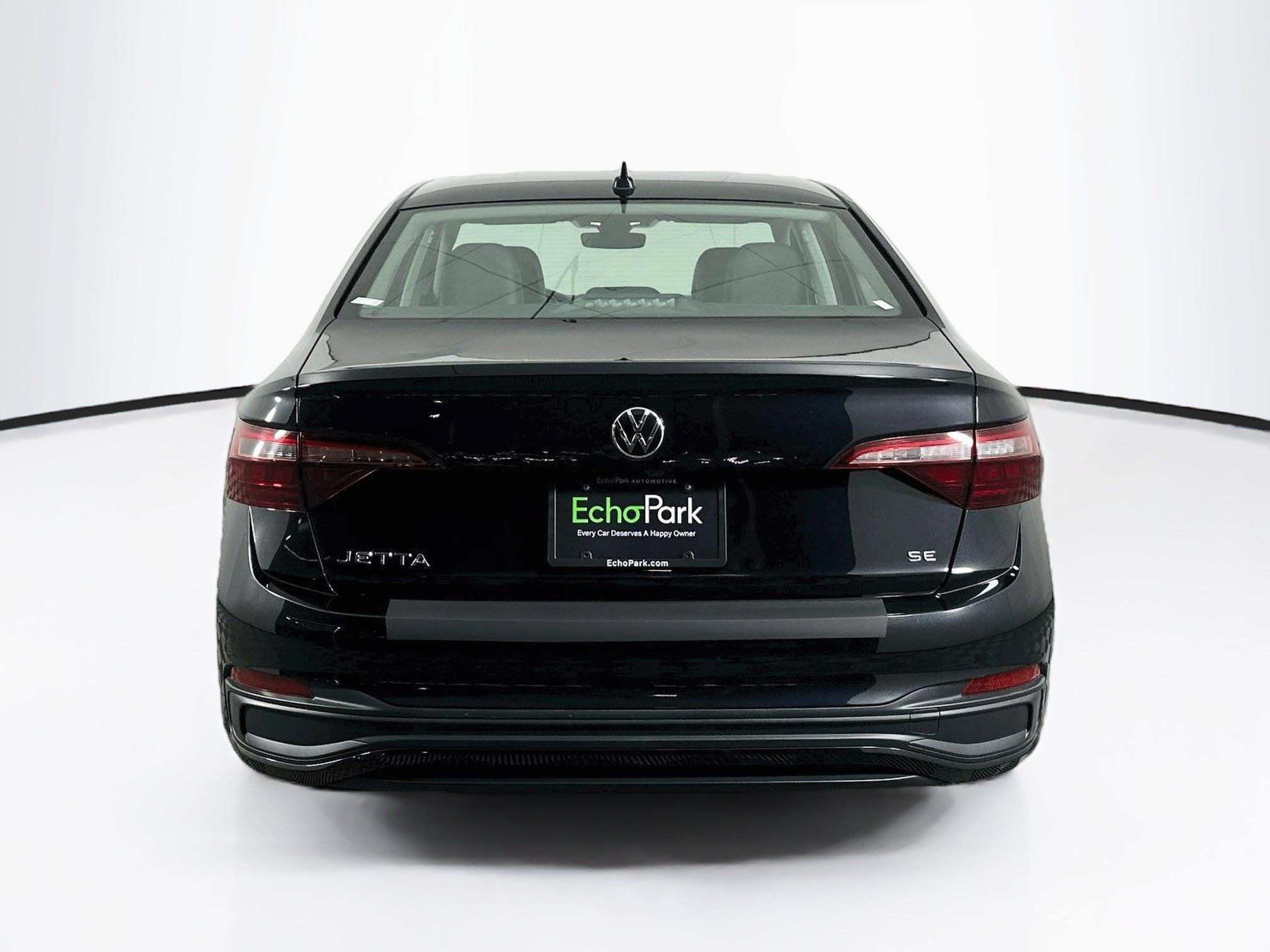 Used 2024 Volkswagen Jetta SE FWD image 7