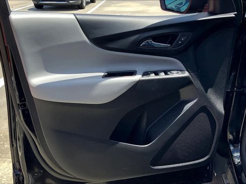 Used 2019 Chevrolet Equinox LS image 21