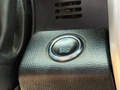 Used 2019 Ford F250 Platinum w/ Platinum Ultimate Package AWD/4WD image 28