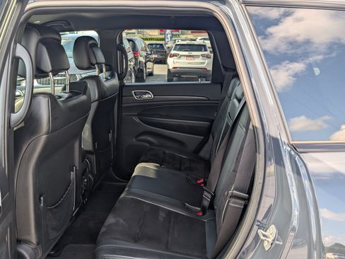 Used 2018 Jeep Grand Cherokee Altitude AWD/4WD image 14