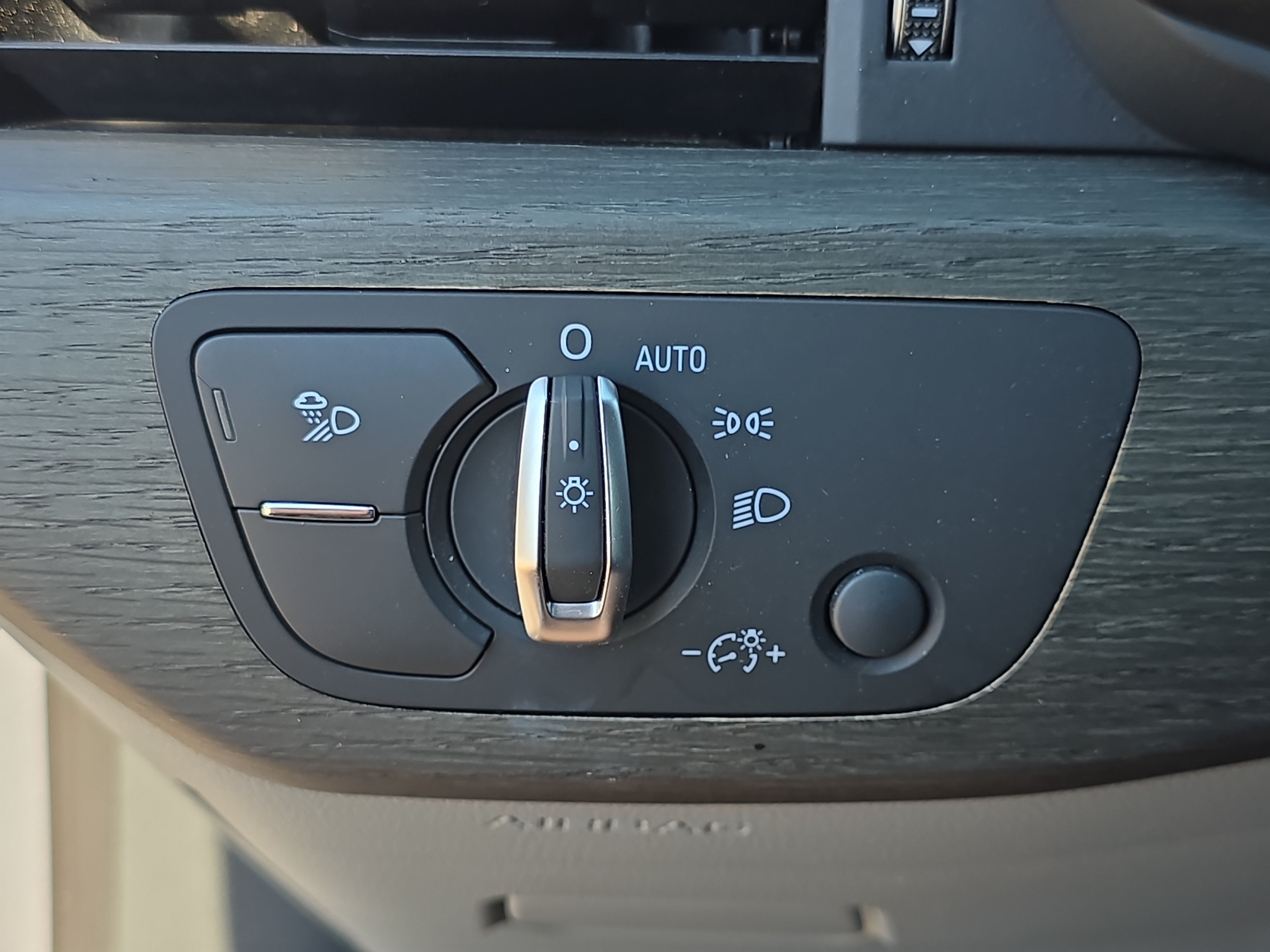 Used 2019 Audi A4 2.0T Premium FWD image 25
