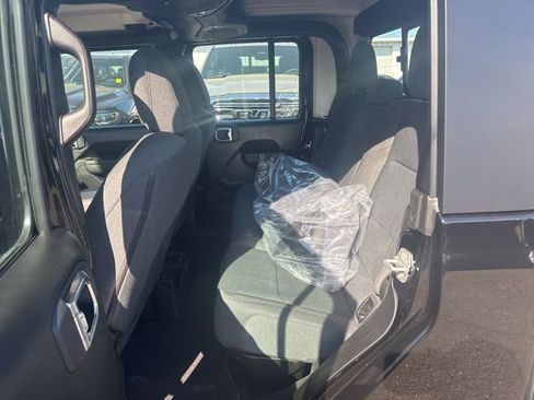 New 2026 Jeep Gladiator Sport image 9