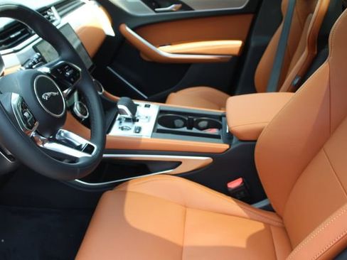 New 2026 Jaguar F-PACE R-Dynamic S image 19