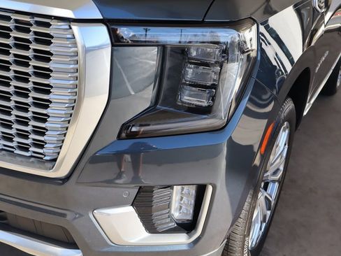 Used 2021 GMC Yukon Denali w/ Denali Premium Package image 10