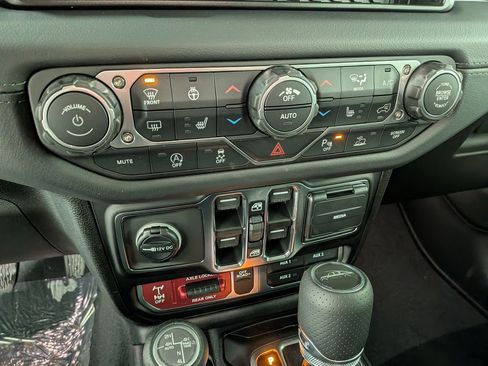 New 2026 Jeep Gladiator Mojave AWD/4WD image 24