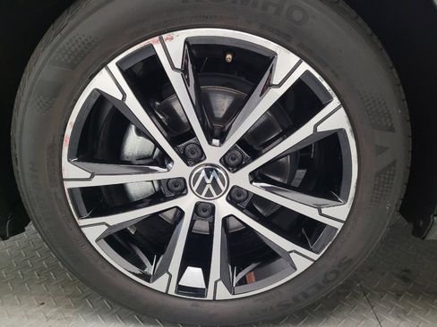 Used 2025 Volkswagen Jetta Sport FWD image 31