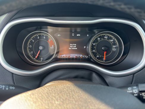 Used 2018 Jeep Cherokee Trailhawk w/ Comfort/Convenience Group image 8