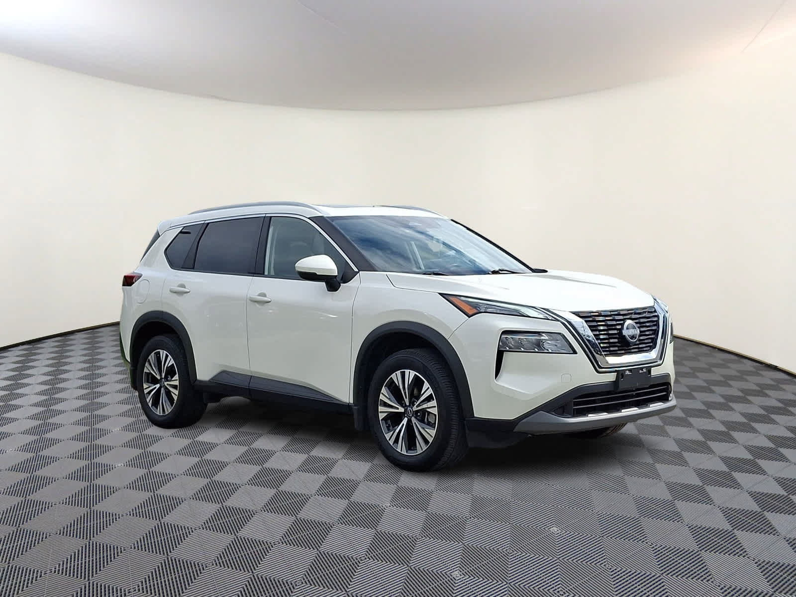 Used 2022 Nissan Rogue SV w/ SV Premium Package AWD/4WD image 4