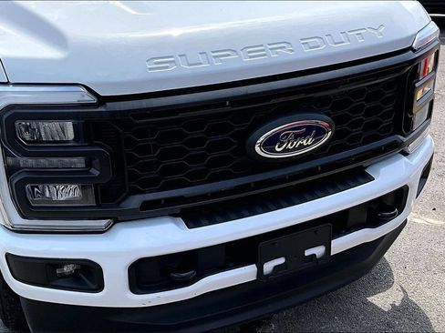 Used 2024 Ford F250 Lariat w/ Sport Appearance Package AWD/4WD image 32