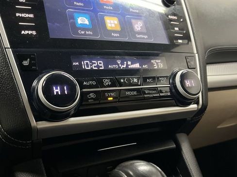 Used 2018 Subaru Outback 2.5i Premium image 16