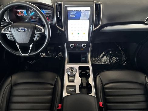 Used 2022 Ford Edge SEL image 3