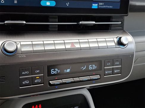 Used 2024 Hyundai Kona SEL image 15