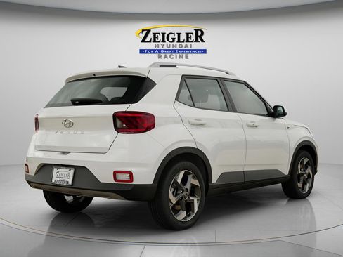 New 2026 Hyundai Venue SEL FWD image 8