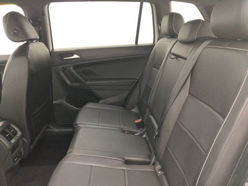 Used 2021 Volkswagen Tiguan SE R-Line image 18