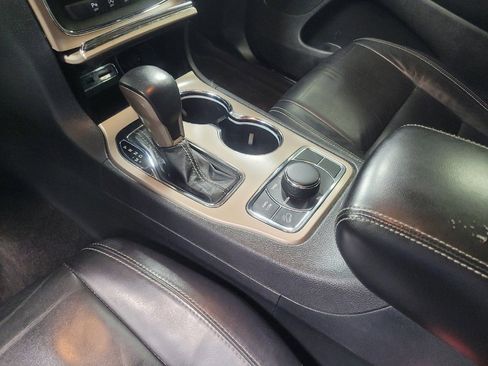 Used 2017 Jeep Grand Cherokee Limited AWD/4WD image 26