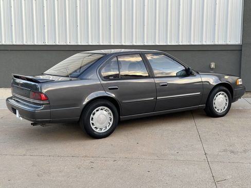 Used 1989 Nissan Maxima SE image 35