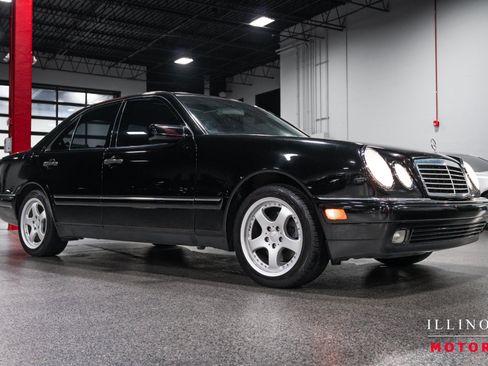 Used 1999 Mercedes-Benz E 320 Sedan image 7