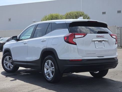 Used 2023 GMC Terrain SLE image 15